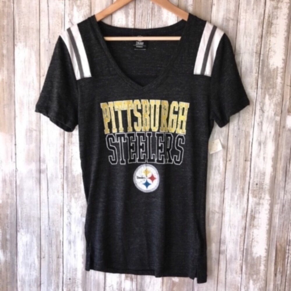 NWT NFL Pittsburgh Steelers Women’s Medium V Neck Tee Black Gold Striped Sleeve - Picture 1 of 6